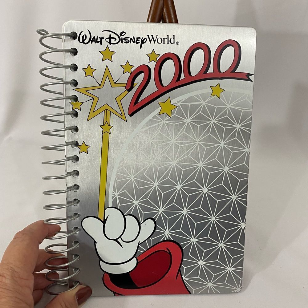 Walt Disney World Y2 Collector Spiral Notebook